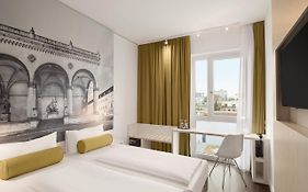Super 8 By Wyndham Munich City North